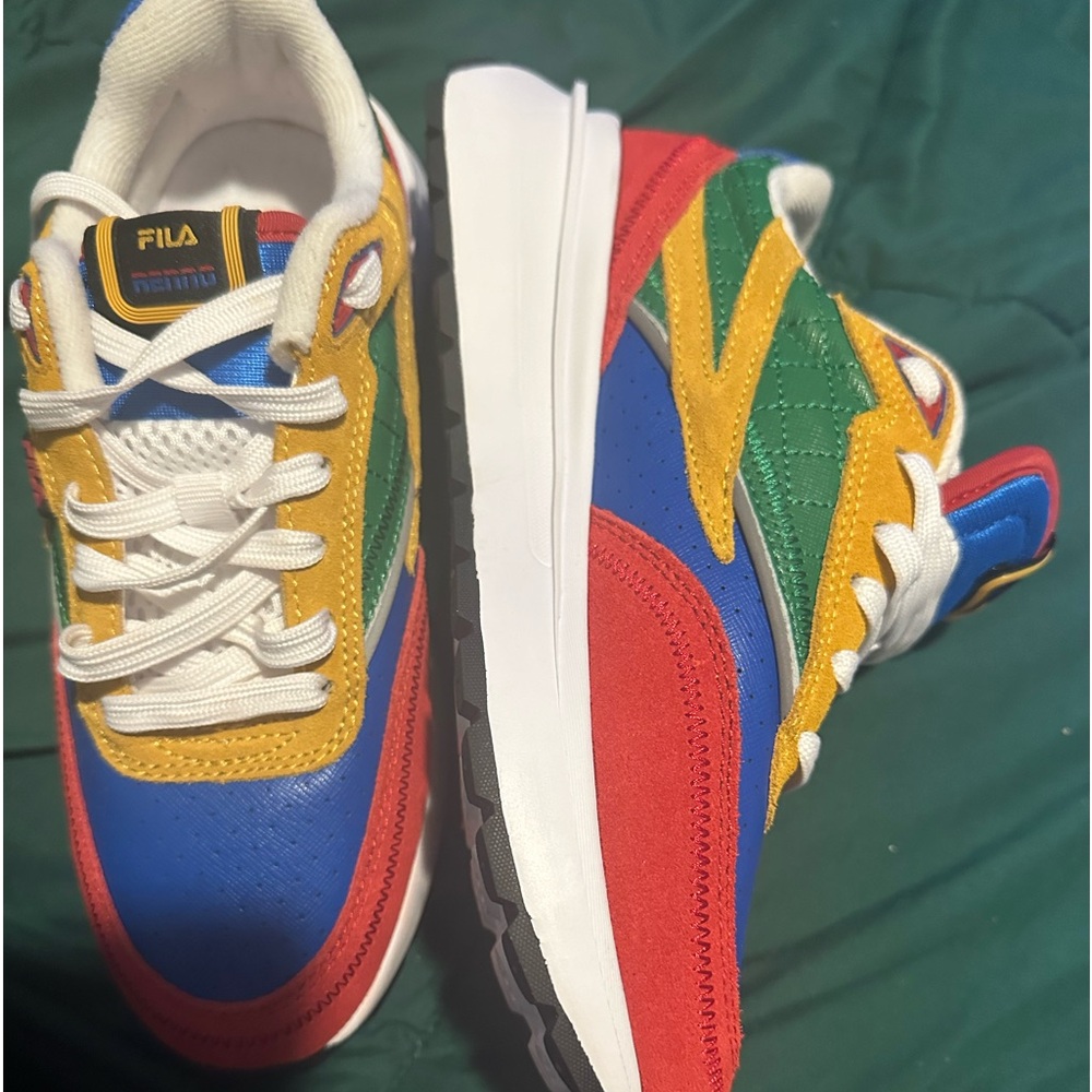 Brand new Fila girls tennis shoes